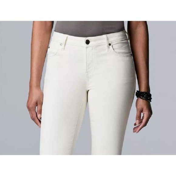 Simply Vera Wang Women's Bootcut Mid Rise Jeans Color Ivory Silk Size 2 New - Picture 2 of 8
